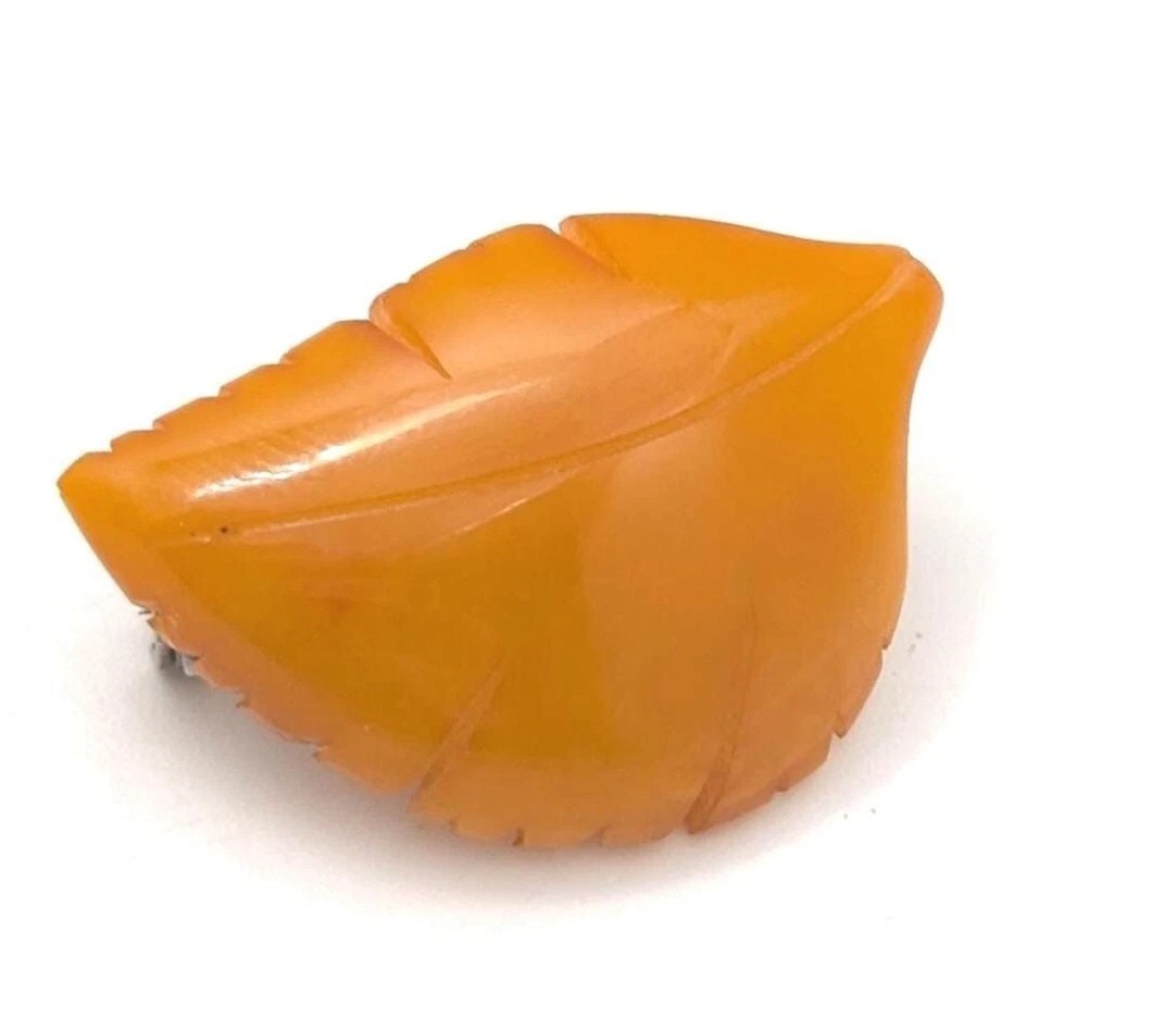 Vintage Bakelite Butterscotch Leaf Brooch Leaves 1930s 1940s Gold Yellow Scatter