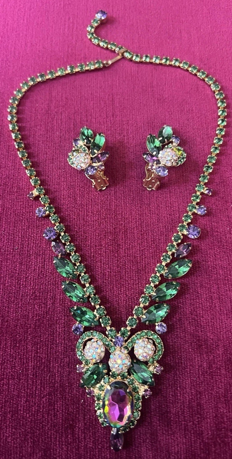 VTG JULIANA STUNNING BIB NECKLACE W/ MATCHING EARRINGS SET GREEN & AMETHYST