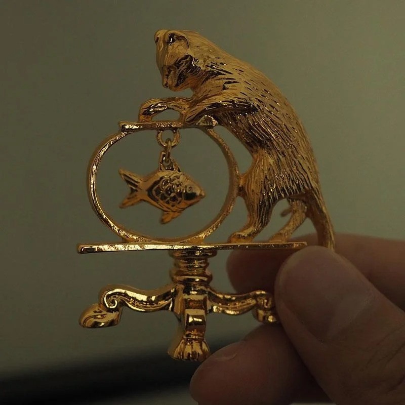 2Pcs Antique Jewelry Cat Vintage Fishing Brooch Personality Zinc Alloy USA