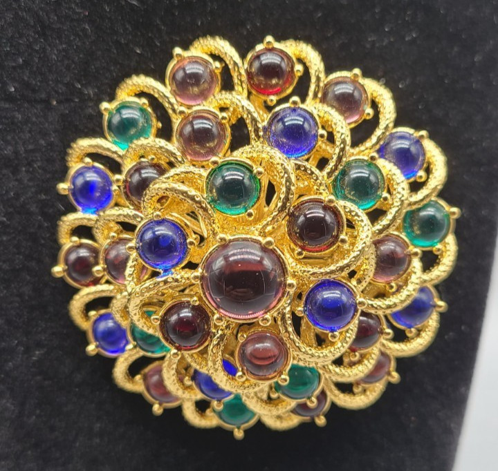 Monet Cluster Brooch 2.25 Inch Moghul Jewels Of India Gripoix Glass Gold Plated
