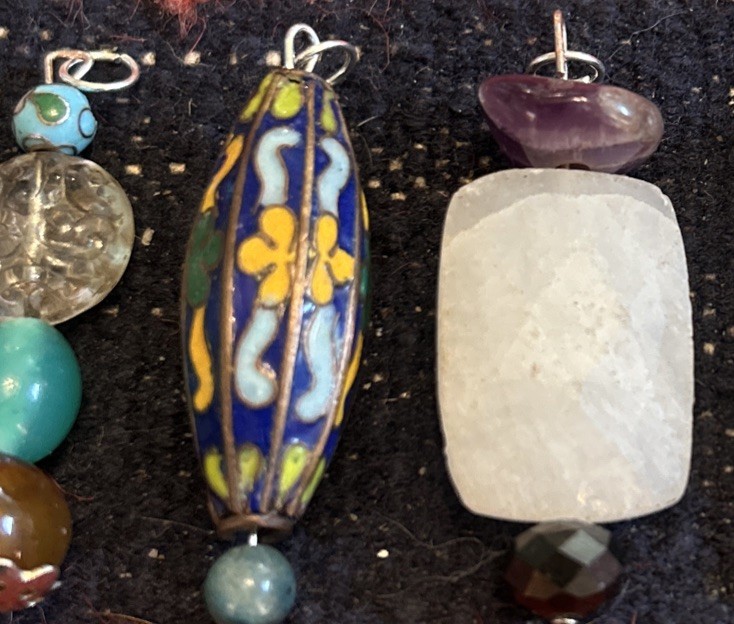 LOT OF 10 VINTAGE TO NOW PENDANTS VARIOUS SIZES HAND BLOWN GLASS PENDANTS CHARMS