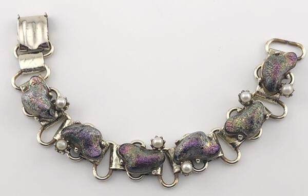 Vintage Iridescent ‘Lava Rock’ Faux Pearl Book Chain Bracelet,fjt