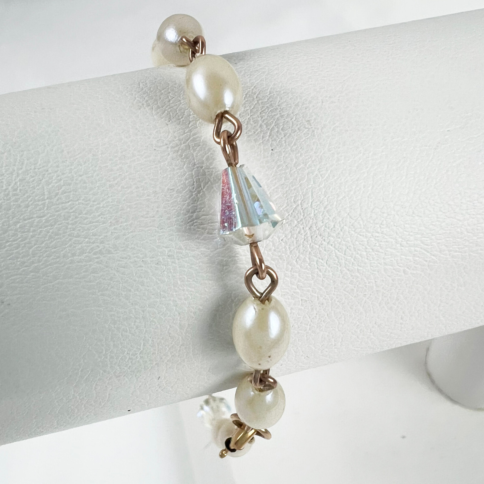 Sweet delicate pearl bead bracelet acrylic oval pearl and bicone shaped beads