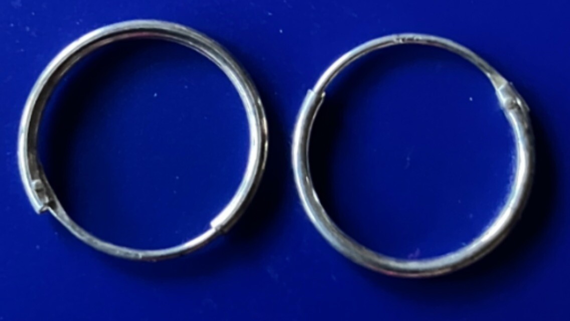 Vintage 925 Sterling Silver 5/8″ 1mm Hollow Hoop Earrings 0.5 Grams ~ J23