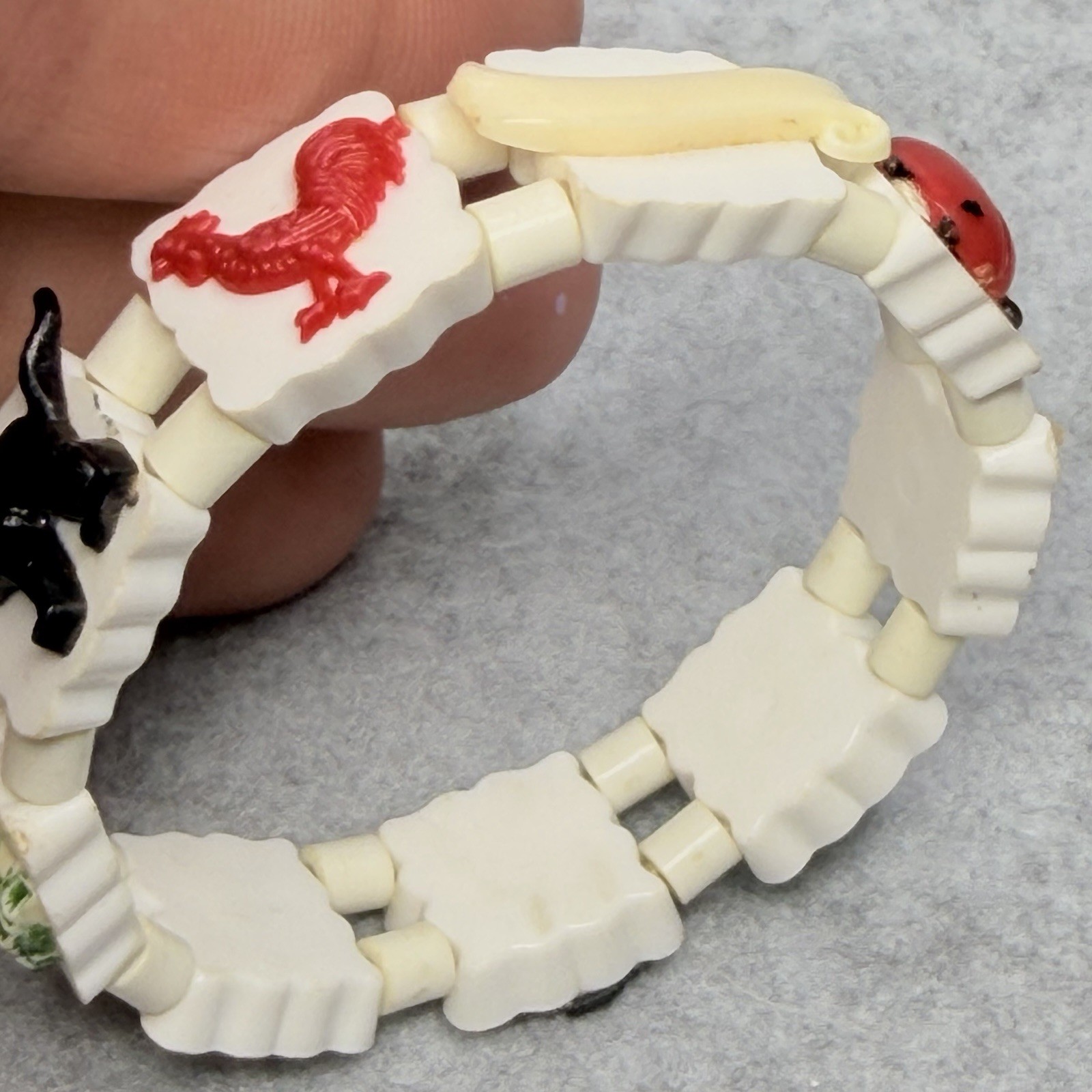 Vintage 80’s Charm Bracelet Plastic Child Kids White Elastic – 6″ Wrist