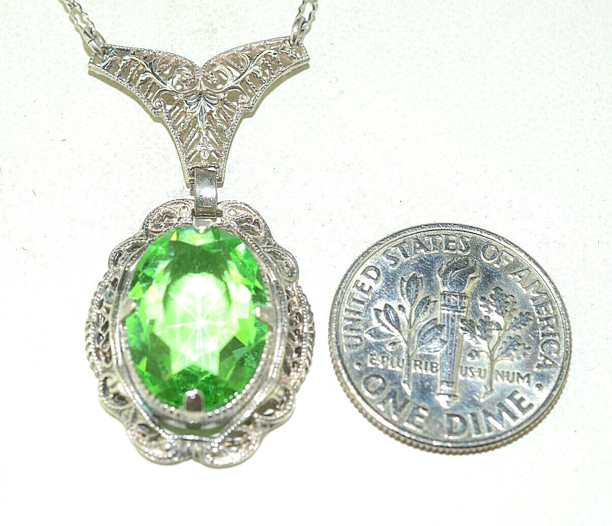 VTG 16″ STERLING SILVER FILIGREE NECKLACE LIGHT GREEN GLASS PENDANT FANCY CHAIN