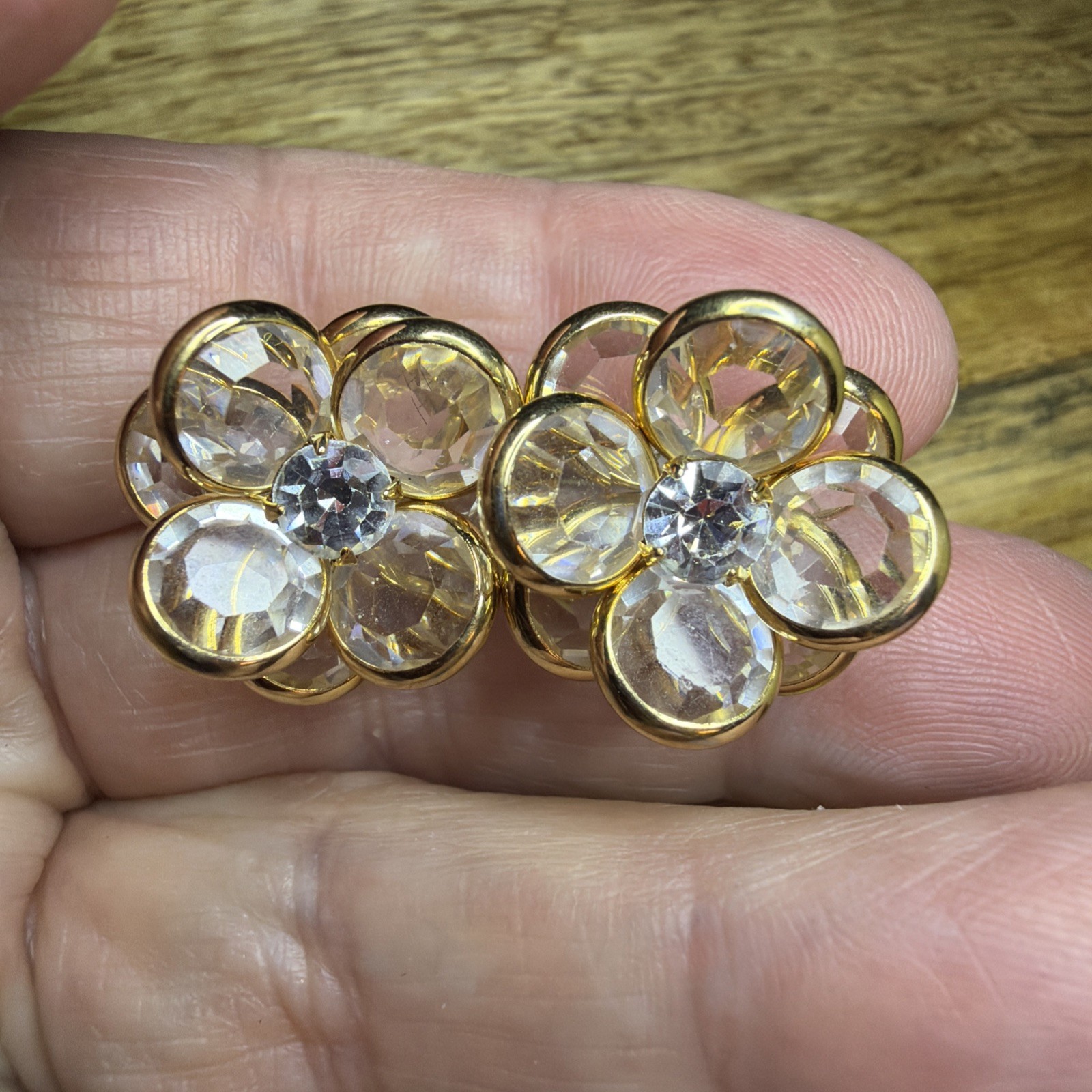 Swarovski ✨Sparking Vintage Clear Bezel Set Crystal Flower Pierced Earrings ✨