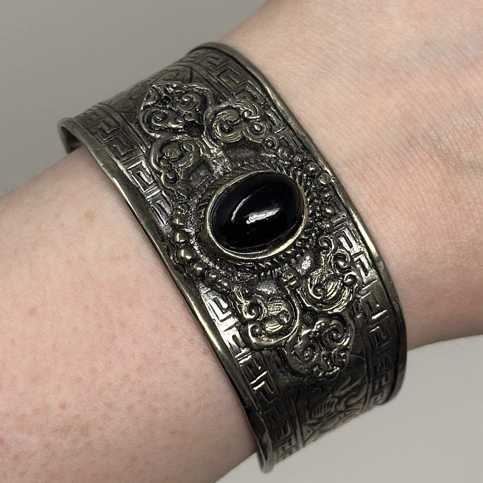 Vintage Silver Tone Nickel Silver Black Onyx Cabochon Wide Open Cuff Bracelet