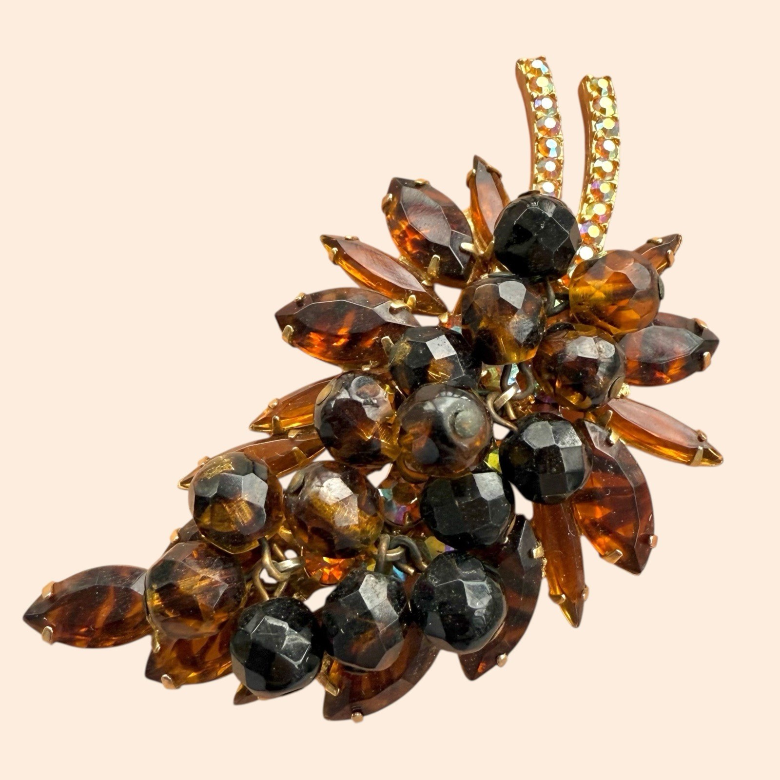 BOOK PIECE JULIANA D&E TORTOISE STRIPED RHINESTONE BEADS CHA CHA LEAF BROOCH
