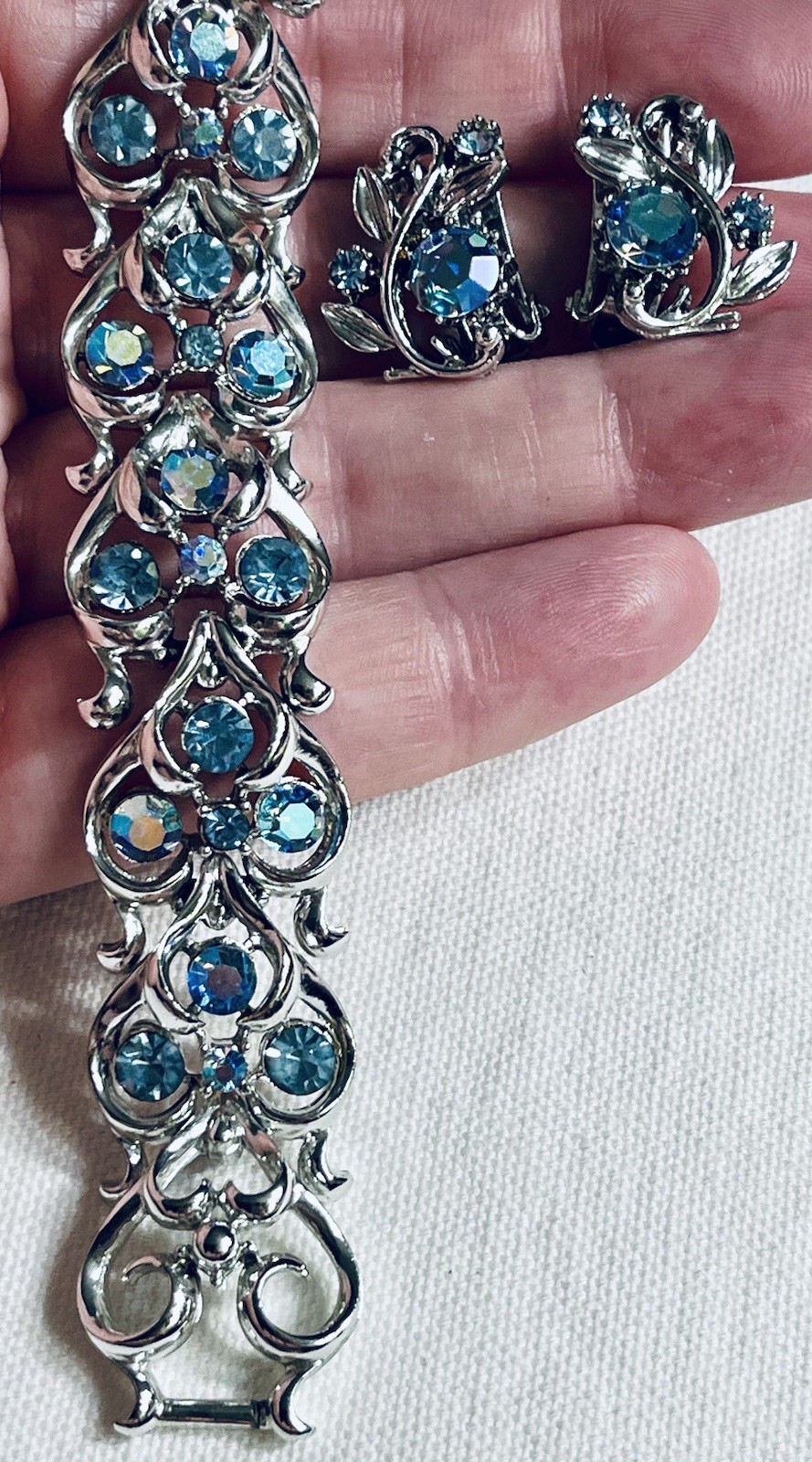 Gorgeous Coro Bracelet & Earrings w Blue Aurora Borealis AB Stones Silver Tone