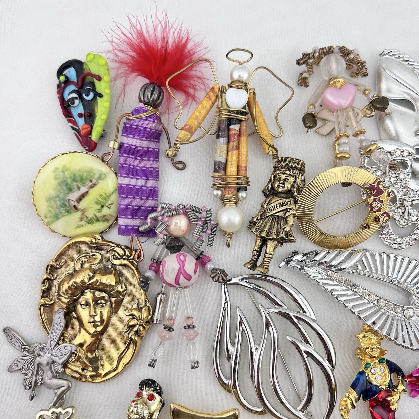 Vintage Figural Brooch Pin Lot of 32 Clown Mask Fairy Lipstick Dog Estate