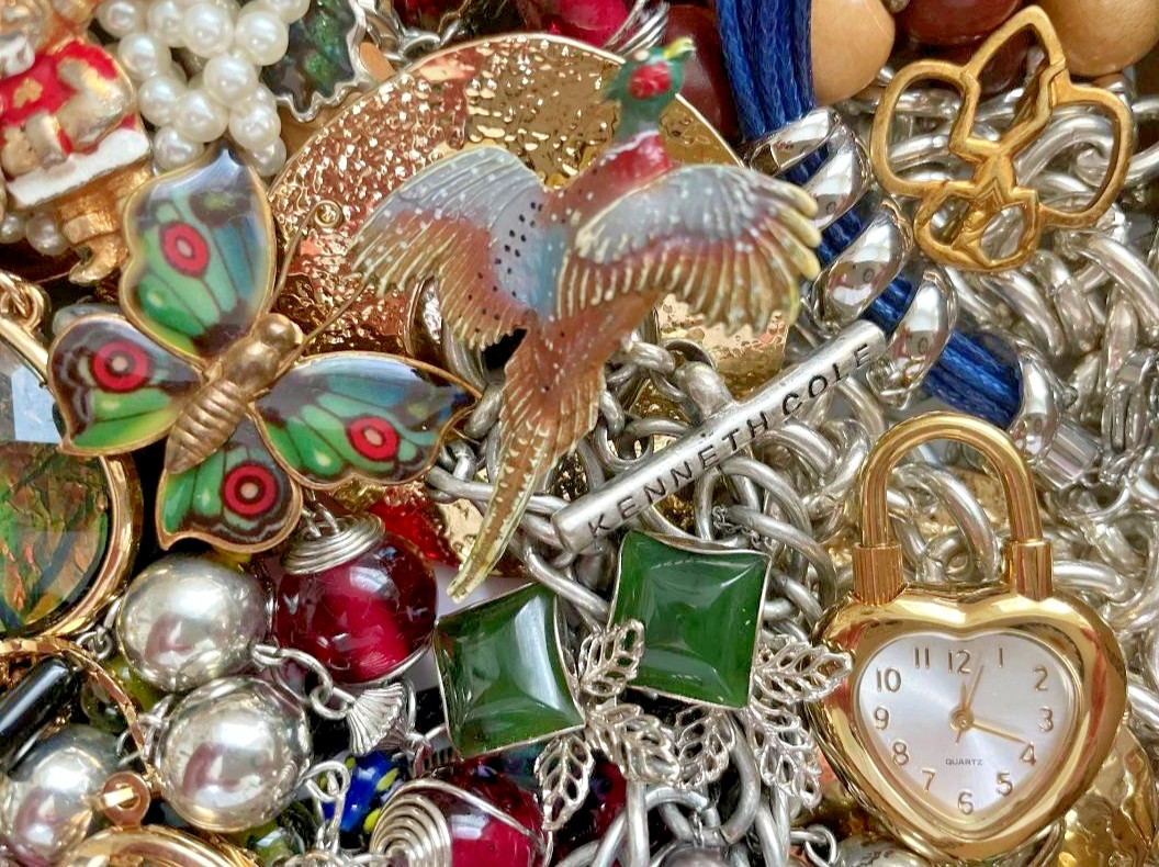 Huge Many Vintage Jewelry Wearables Some Signed No Junk Nice