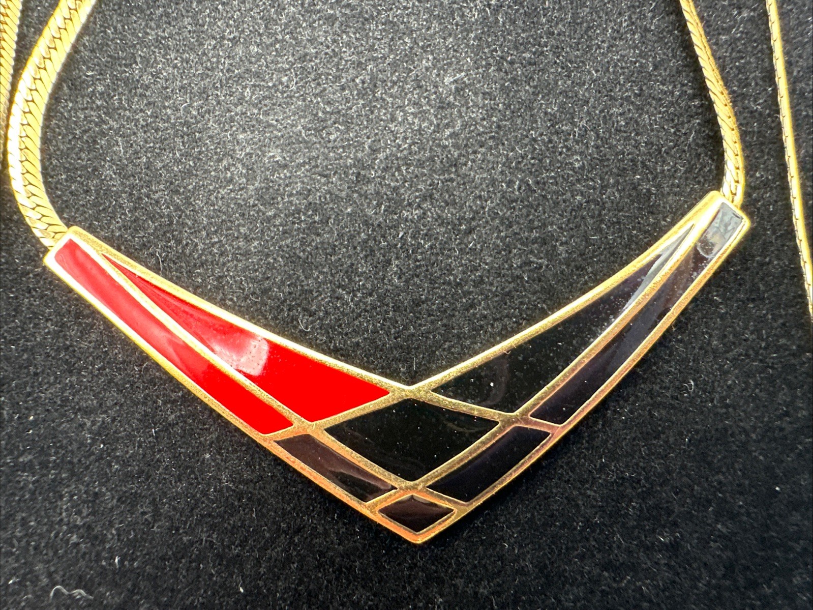 VTG Avon Set of 3 Necklace and Earring Giftset Lot 80’s Asymmetrical Gold Tone