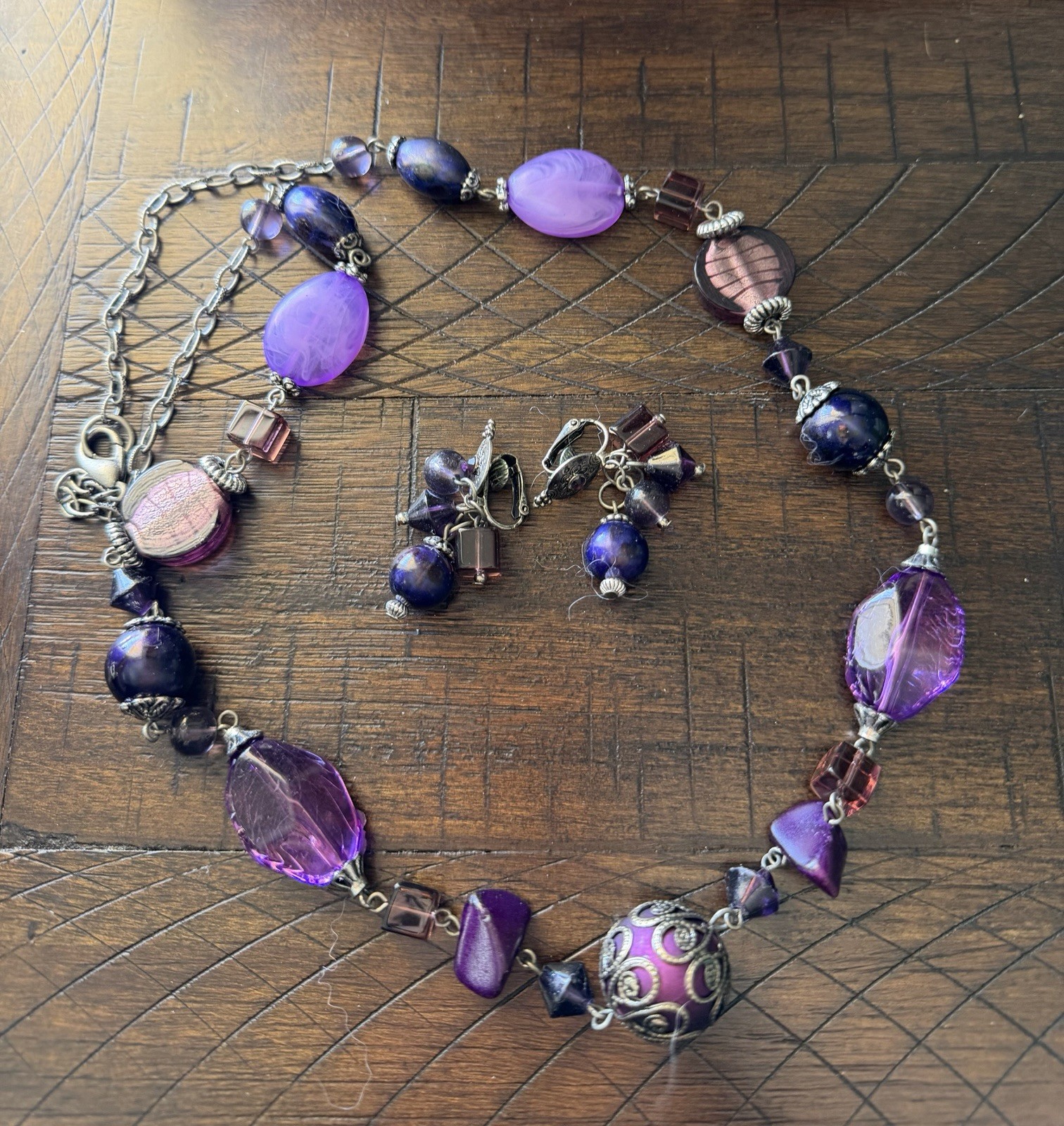 Vtg Purple And Silver Drop Clip Earrings And Necklace