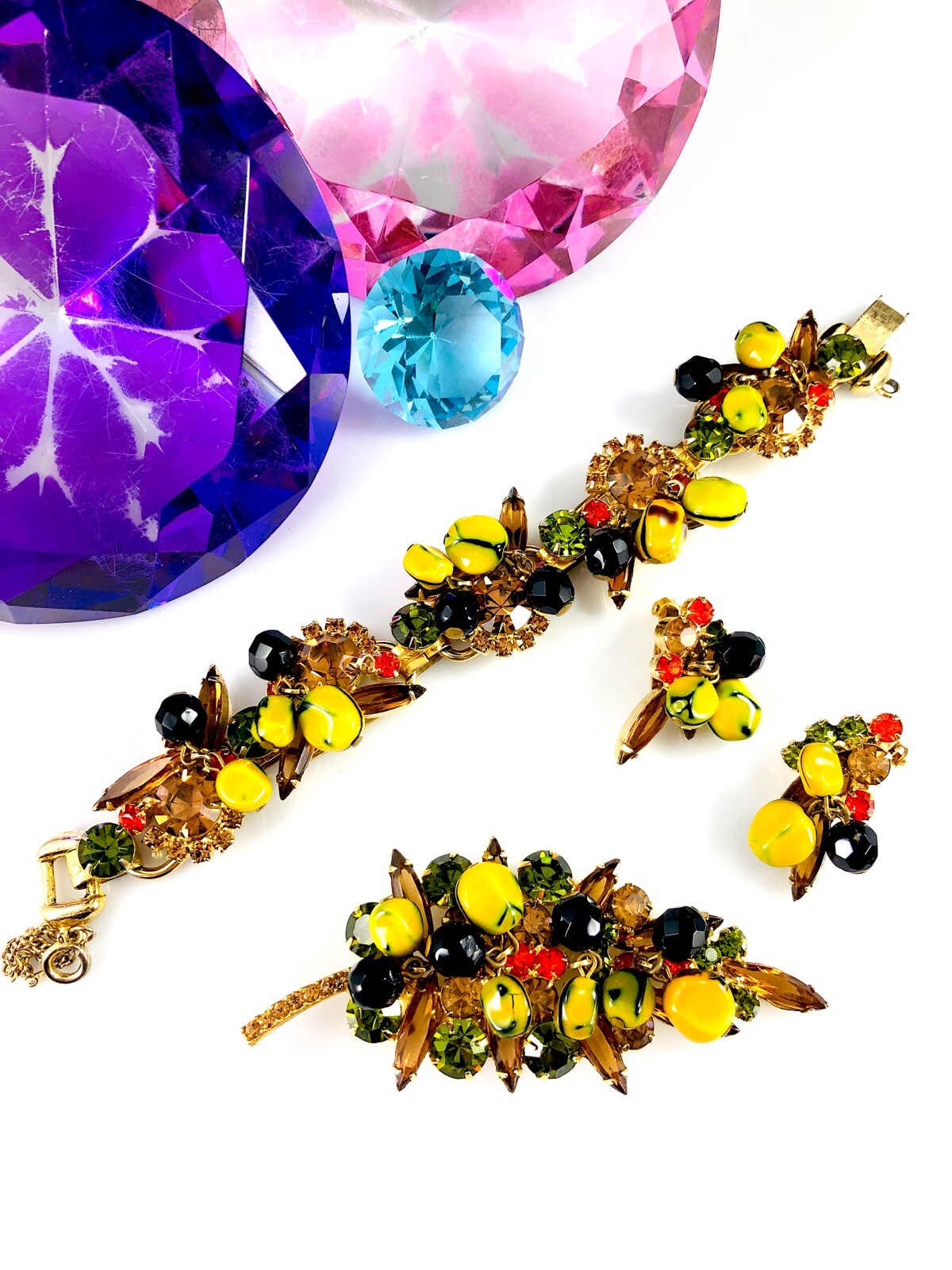 JULIANA D&E CARMEN MIRANDA STYLE NUGGET BEAD BRACELET BROOCH EARRINGS SET BOOK