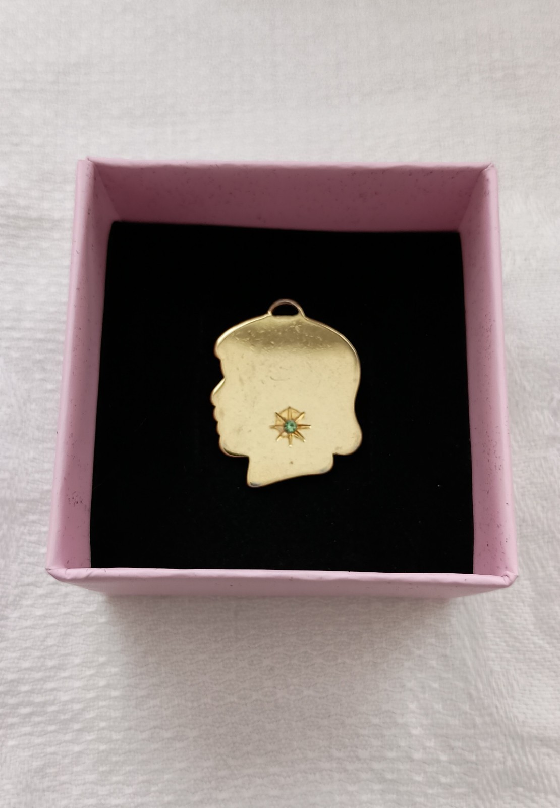 Vintage Unmarked Acid Tested 14K Gold Profile Pendant with Peridot -AUGUST-