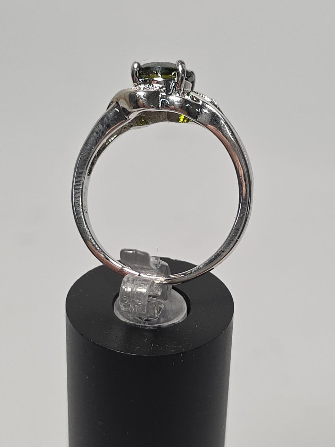 Silver Tone Split Shank Ring Sz Green Peridot Faceted Crystal Solitaire Sz 9