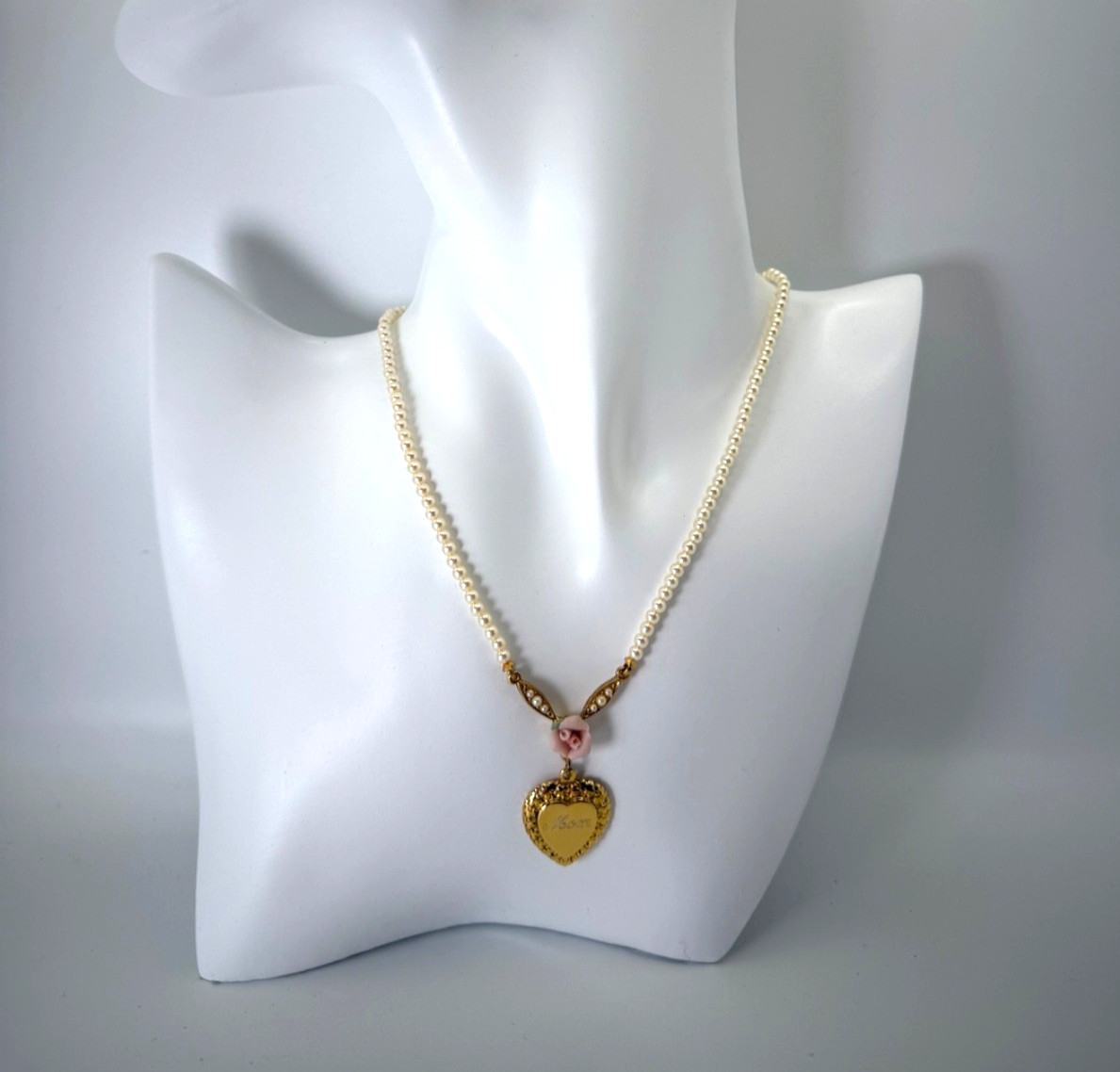 Vintage 1928 “Mom” Heart Pendant Faux Pearl Necklace Pink Rose Gold Tone