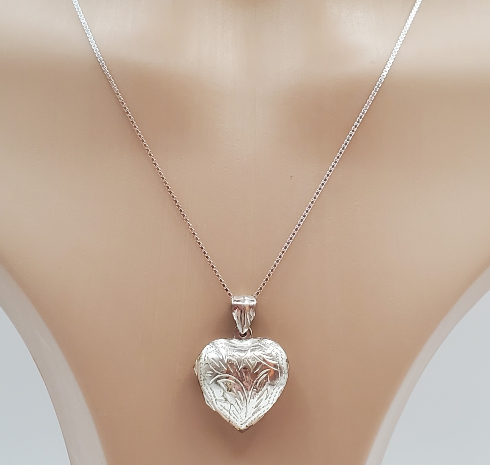 VTG 925 Heart Locket Necklace 18in Sterling Silver 6g Floral Etch Polished READ
