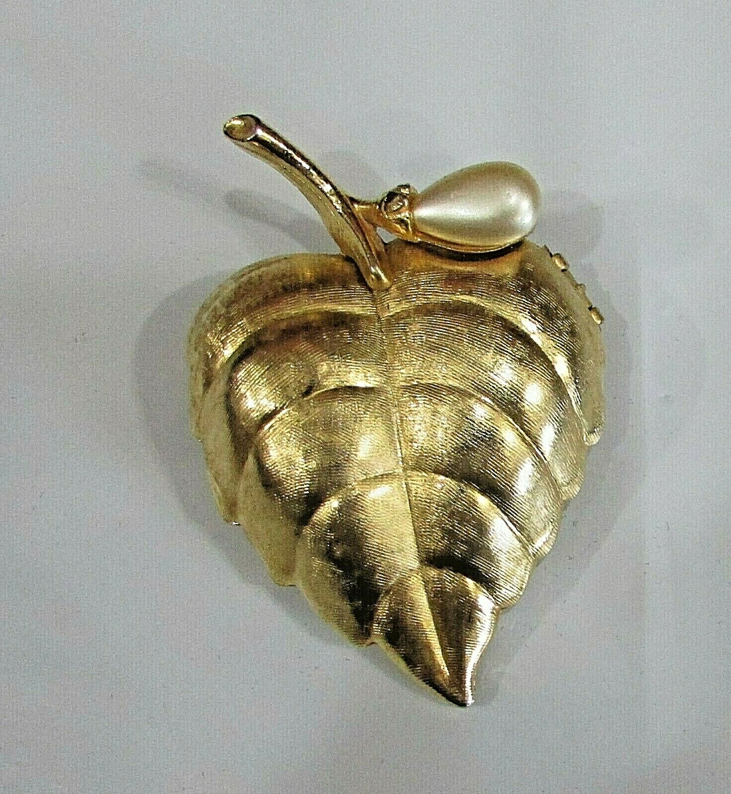Vintage 1980’s Gold-tone Metal Leaf Brooch Locket Pin Hinged Secret Compartment