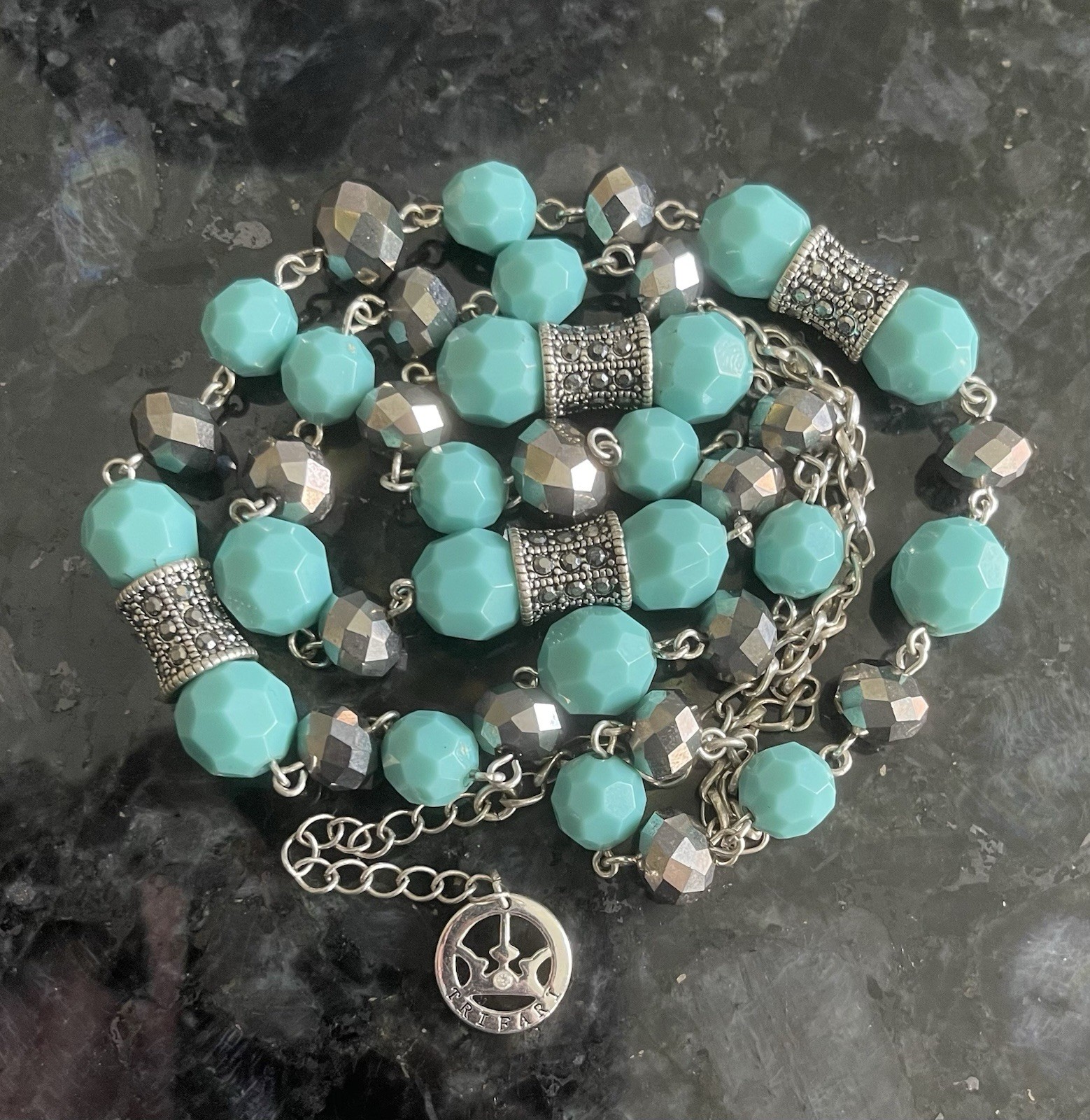 Vtg Trifari Faceted Aqua & Faux Hematite Beaded Station Necklace Silver Tone