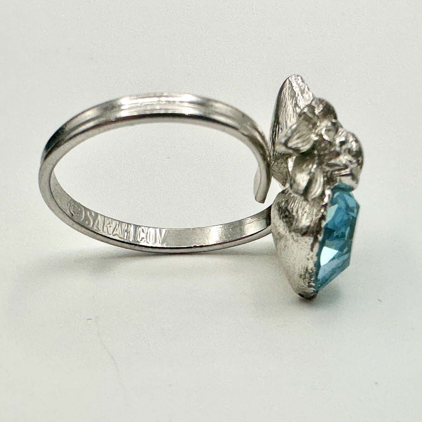VTG Sarah Coventry Love Story Ring Aqua Blue Glass Heart Floral Silver Tone Sz 7