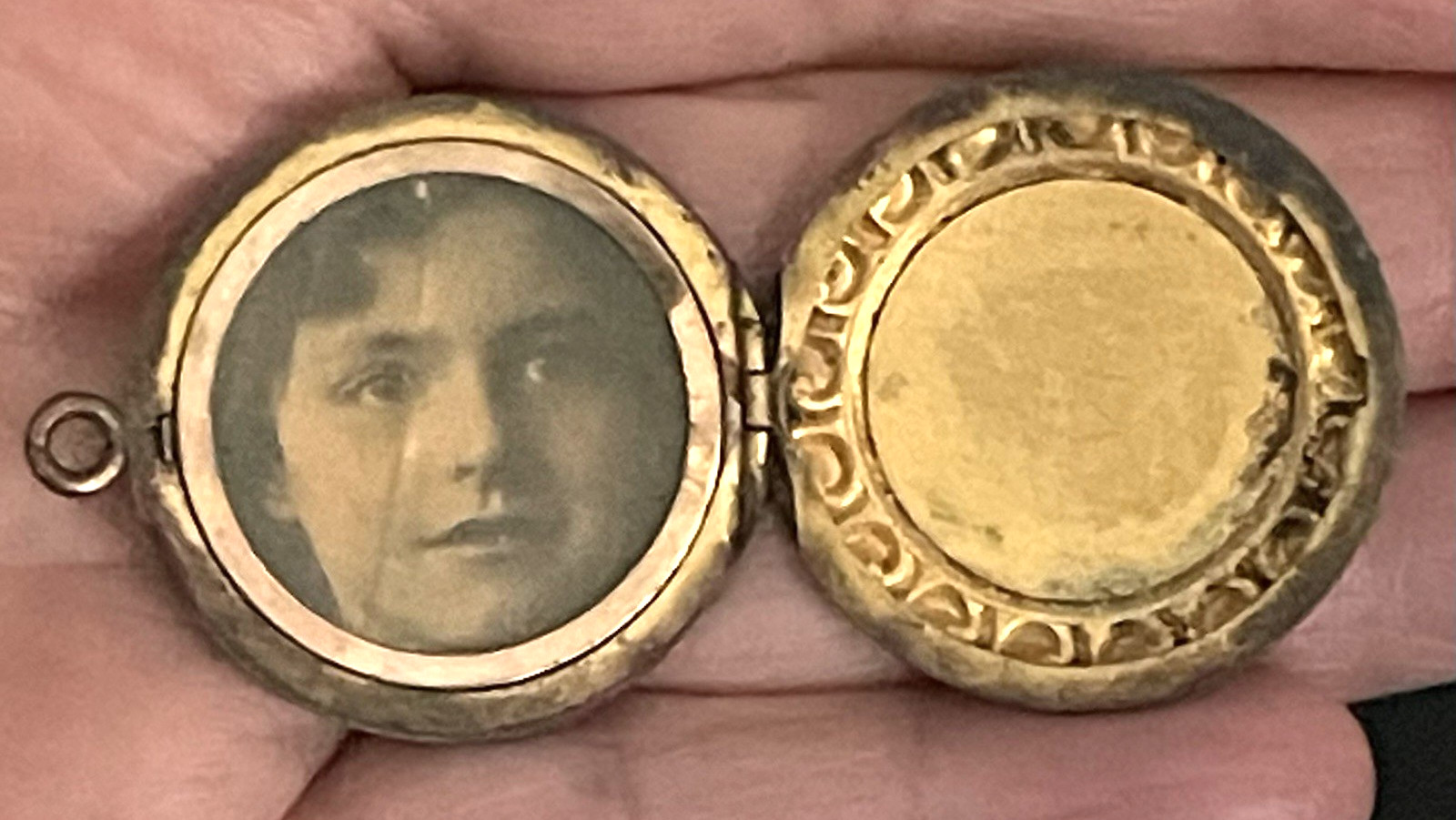 BRASS PHOTO LOCKET Pendant BAKELITE Insert Hinged Snap Closure Vintage 1″