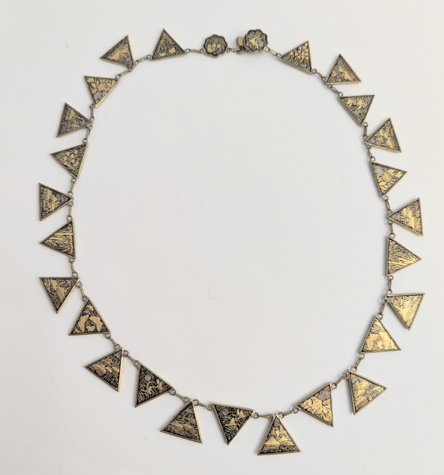 Vtg Damascene Asian Motif Triangle Link Necklace Black Enamel 16″