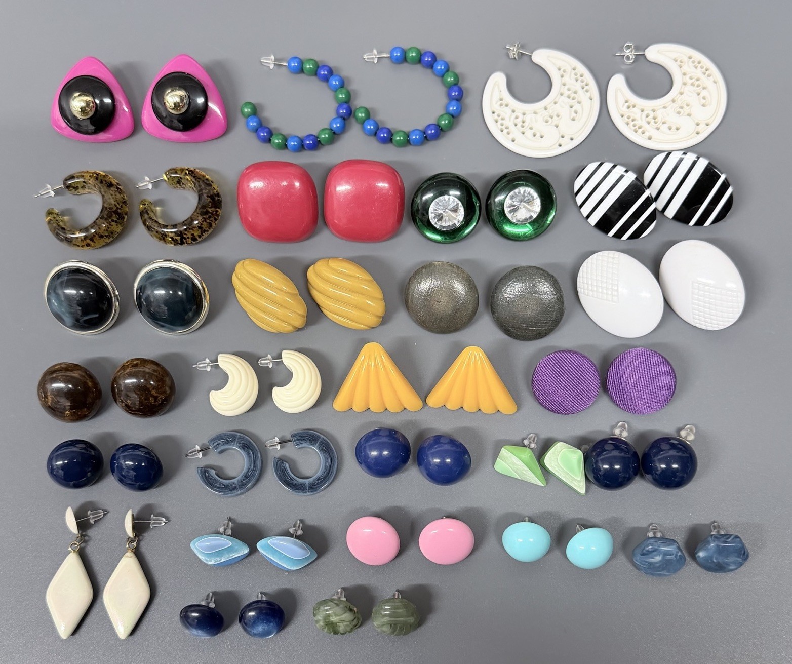 Vintage Post Earrings Plastic Lucite Textile Metal Multi Color Lot Of 27 Hoops