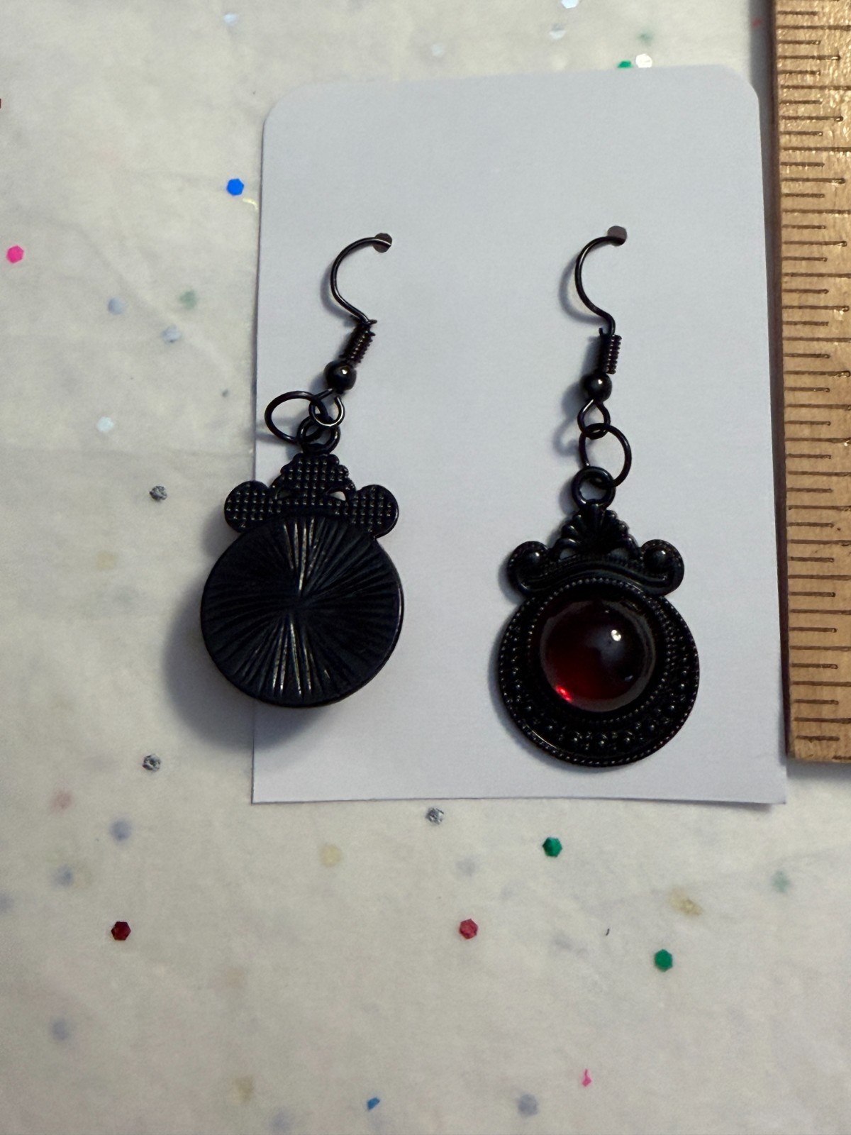 NEW Black Metal and Blood Red Bead Gothic Fashion Earrings Jewelry