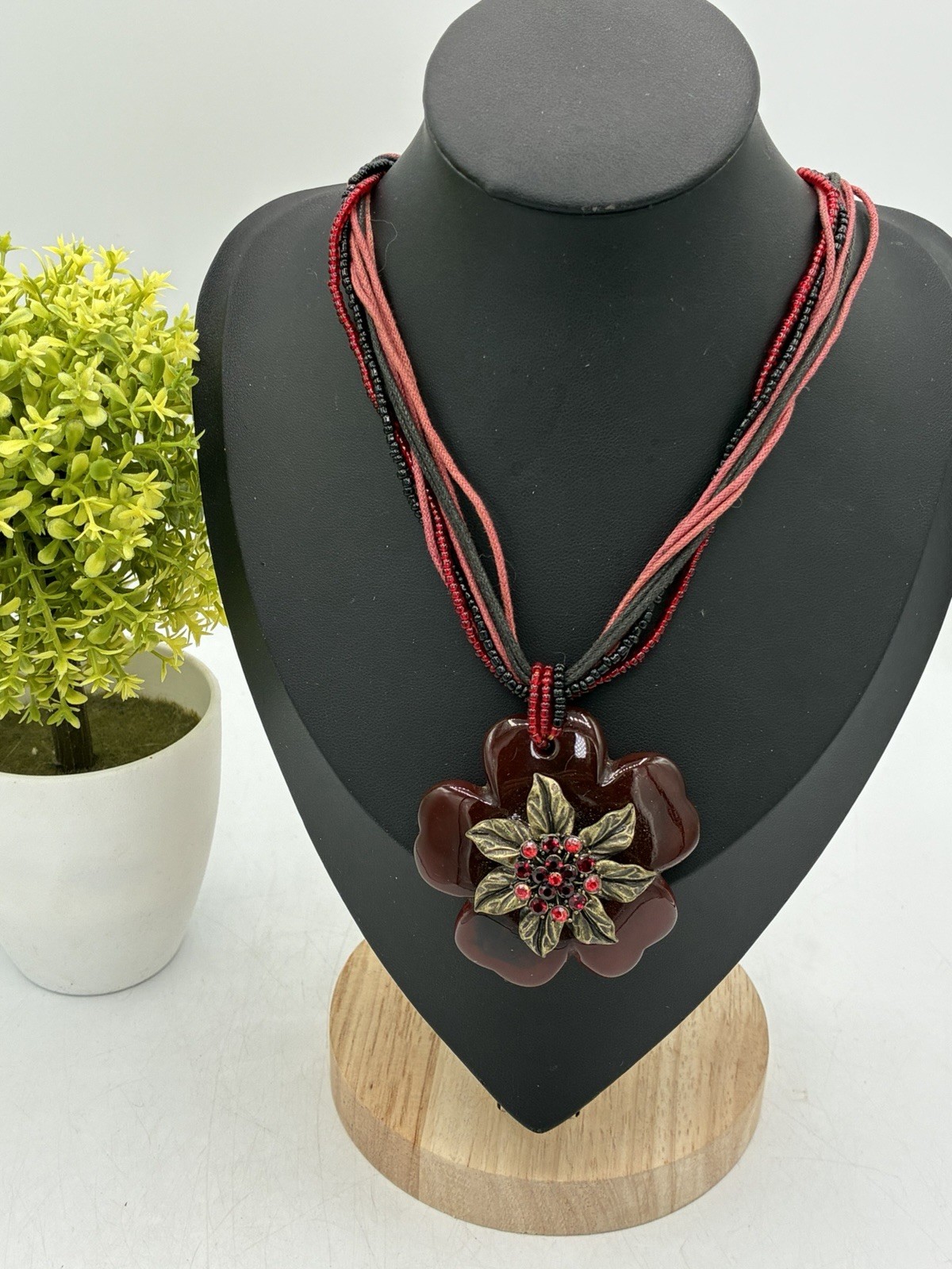 Roman Signed Red Black Seed Bead Necklace Burgundy Glass Flower Pendant 16 Inch