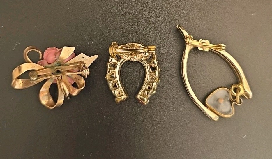 Vintage LOT 3 Broochs Pins Love Luck Beauty Mustard Seed