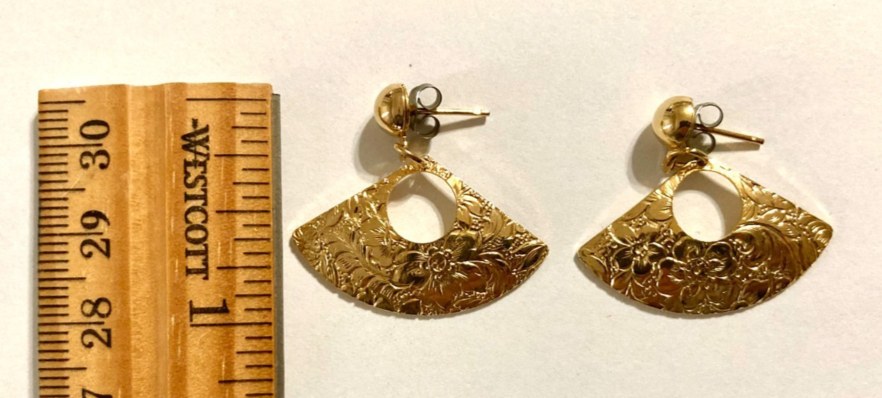 1950s Gold-Tone Floral Filigree Etched Fan Drop Earrings Push Back Closure Vtg!