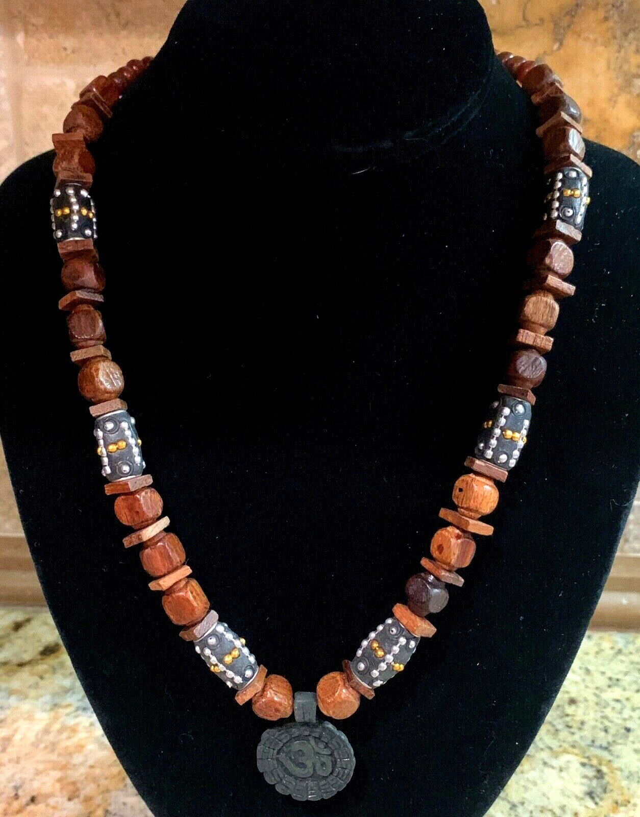 Unique Vintage 18-21″ Wood Beaded Pendant Necklace – Handpainted