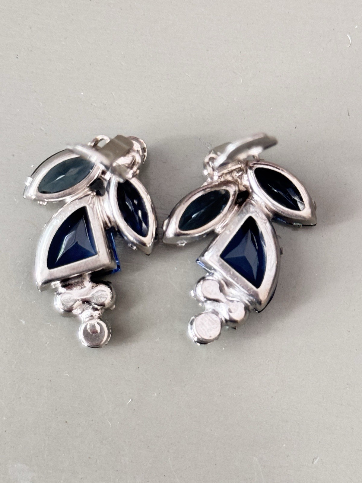 Vintage Verified JULIANA Blue Glass Pie Cut Bracelet, Brooch & Earring Set