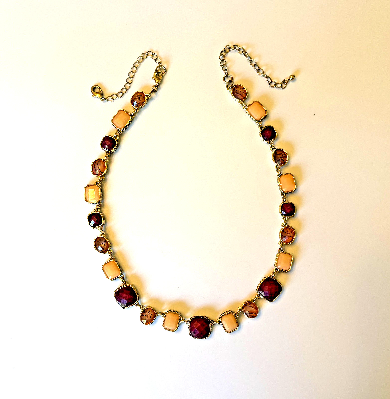 Faceted Crystal Glass Necklace Burgundy Cream Marbled Stones Gold Tone 16″-21.5″
