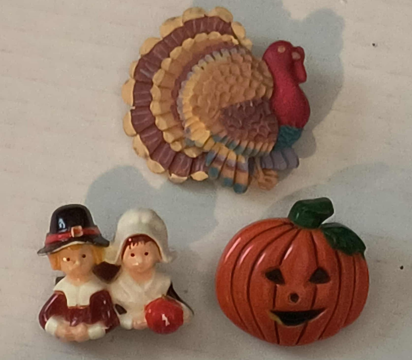 VINTAGE AUTUMN PINS LOT/PILGRIMS,TURKEY & PUMPKIN