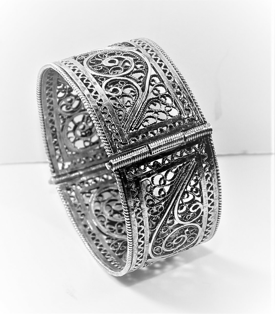 VINTAGE STERLING SILVER BANGLE ART NOUVEAU DESIGN PIN CLASP #744