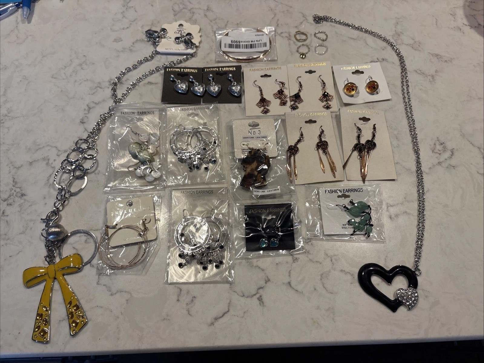 🔥 21 Piece Costume Jewelry Lot Earrings, Necklaces, Rings, Bracelet 🔥 All New!