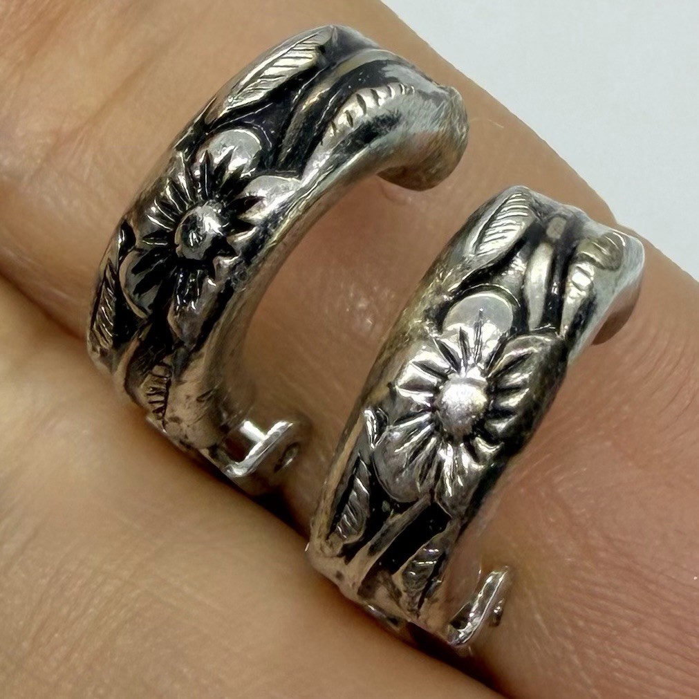 Vtg Victorian Etched Floral Oxidized Silvertone Huggie Hoop Petite Earrings Clip