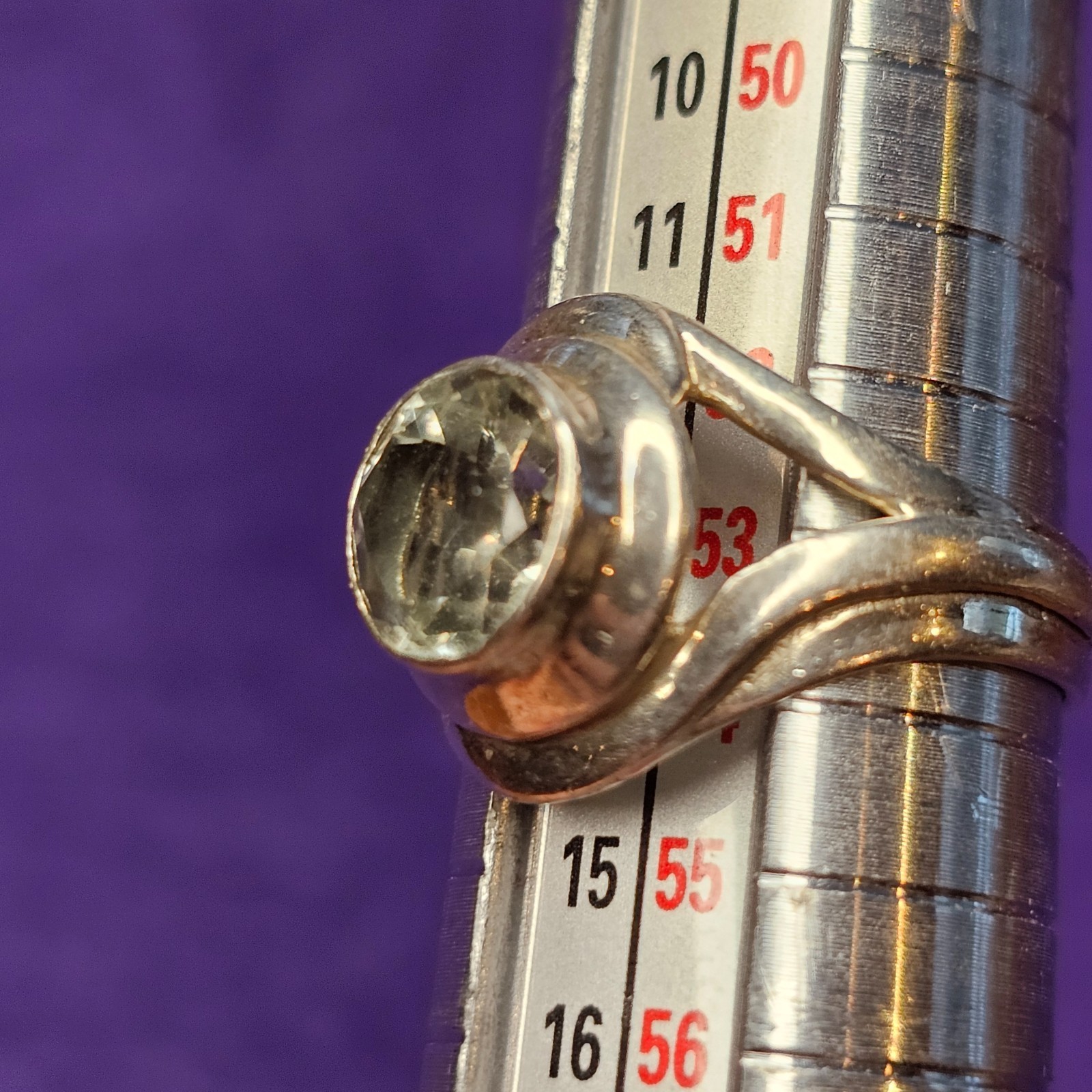 925 Sterling Silver Modernist Ring Size 6.5 Bezel Set Clear Stone Split Shank