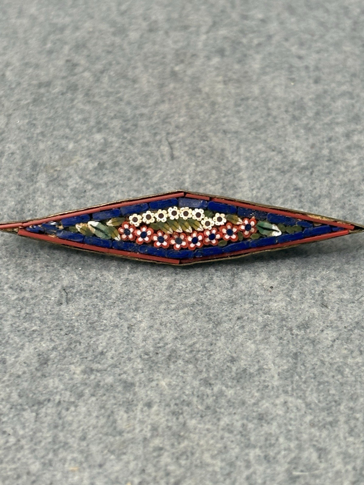 Vintage micro mosaic brooch Floral Red White And Blue Patriotic ￼