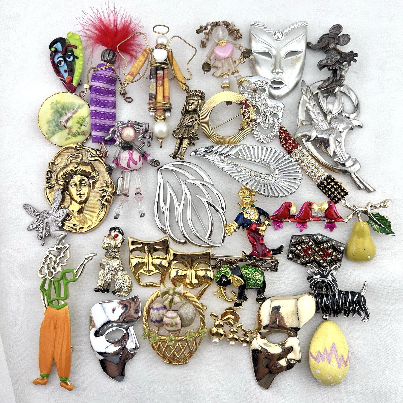 Vintage Figural Brooch Pin Lot of 32 Clown Mask Fairy Lipstick Dog Estate