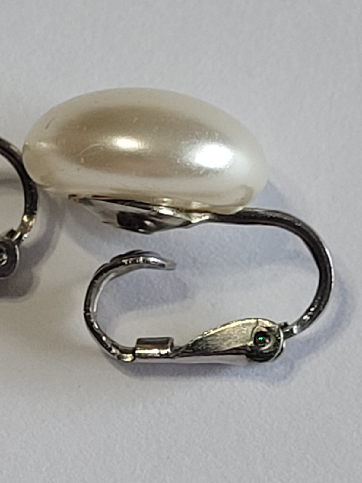 Vintage Richie Liu Earrings Imitation Pearl Lever Clip-on Back Fashion Earrings