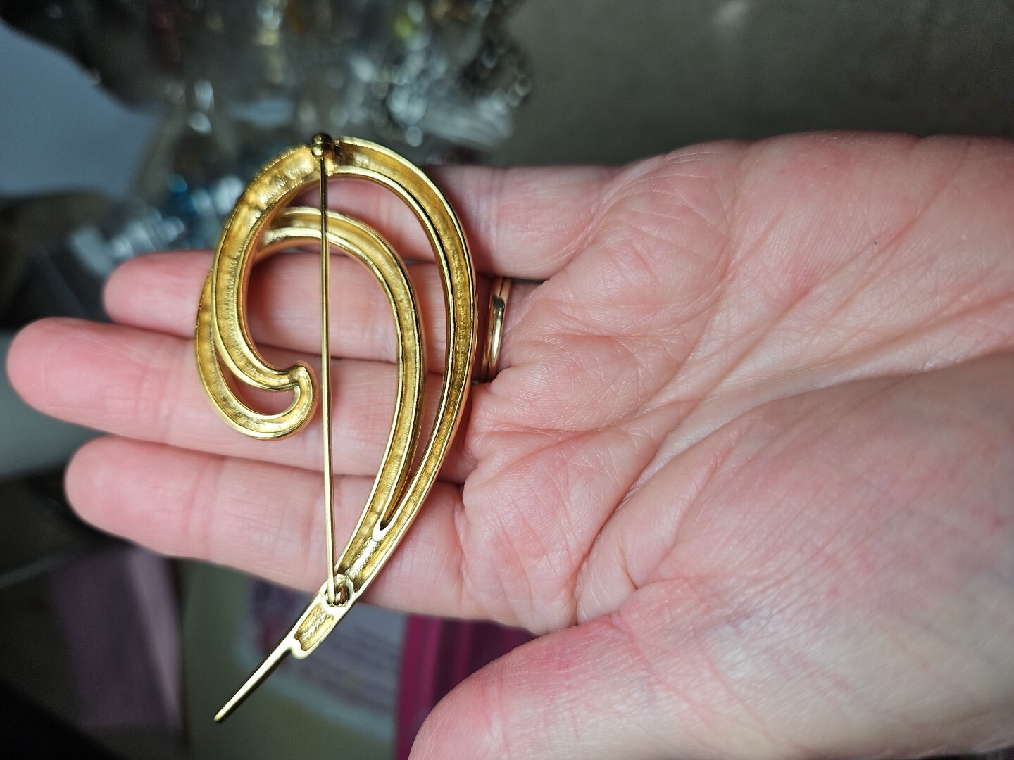 Givenchy Wave Brooch Signed Gold Tone 3.25in X 1.75 In. Well Made