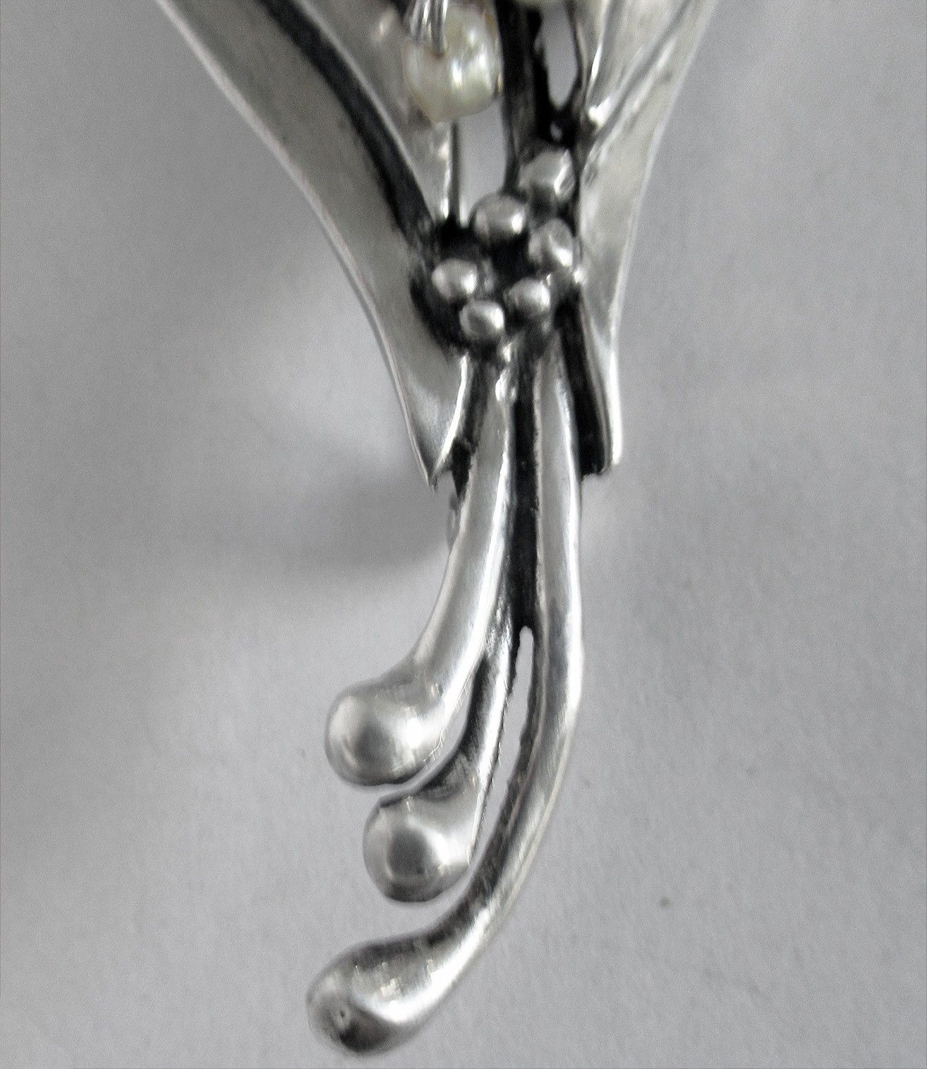 HANDMADE LARGE STERLING NECKLACE PENDANT BROOCH w PEARLS, 2 3/4 INCHES, 34 GRAMS