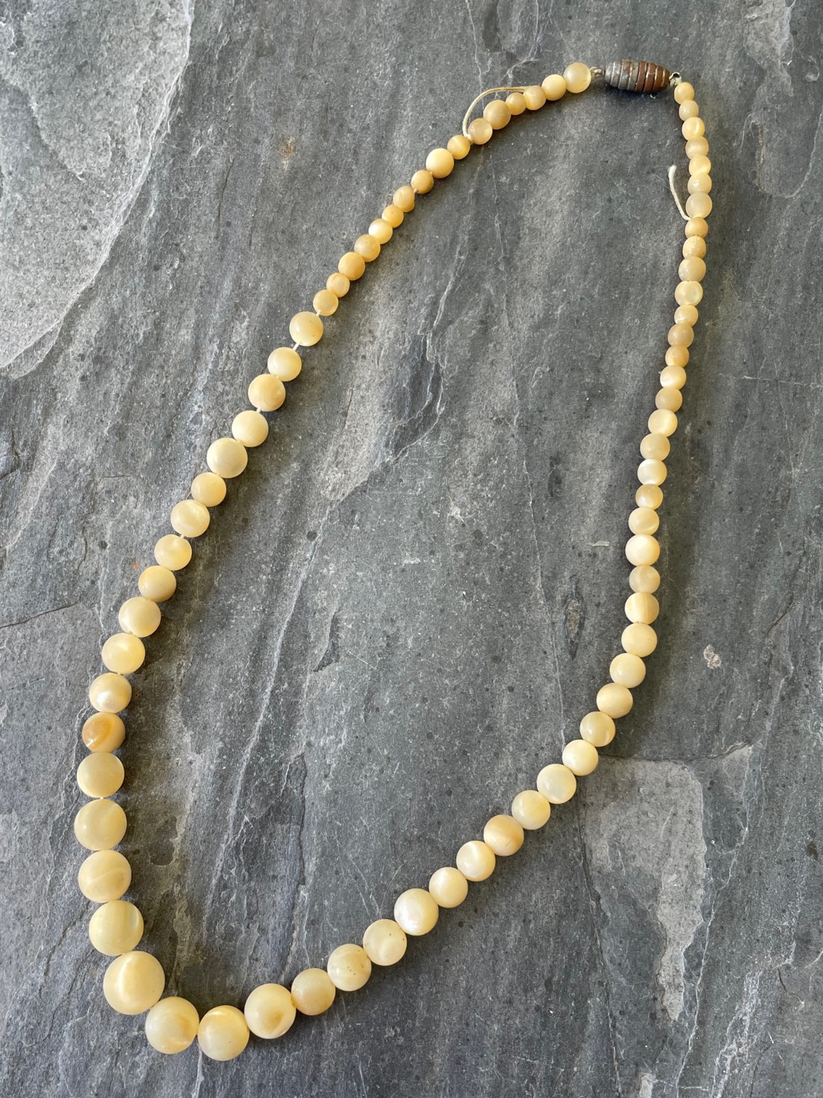 Vintage Necklace Graduated Yellow Natural Stone Onyx Beaded Estate Old Elegant