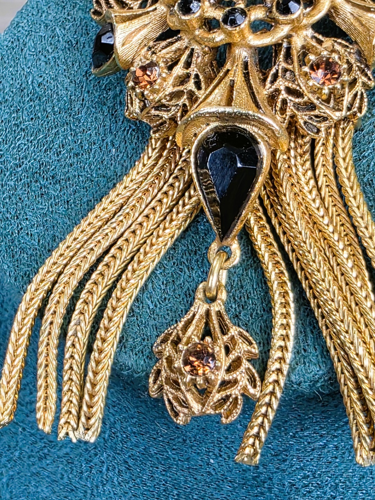 Vintage FLORENZA Rhinestone Heraldic Brooch Chain Fringe Pin