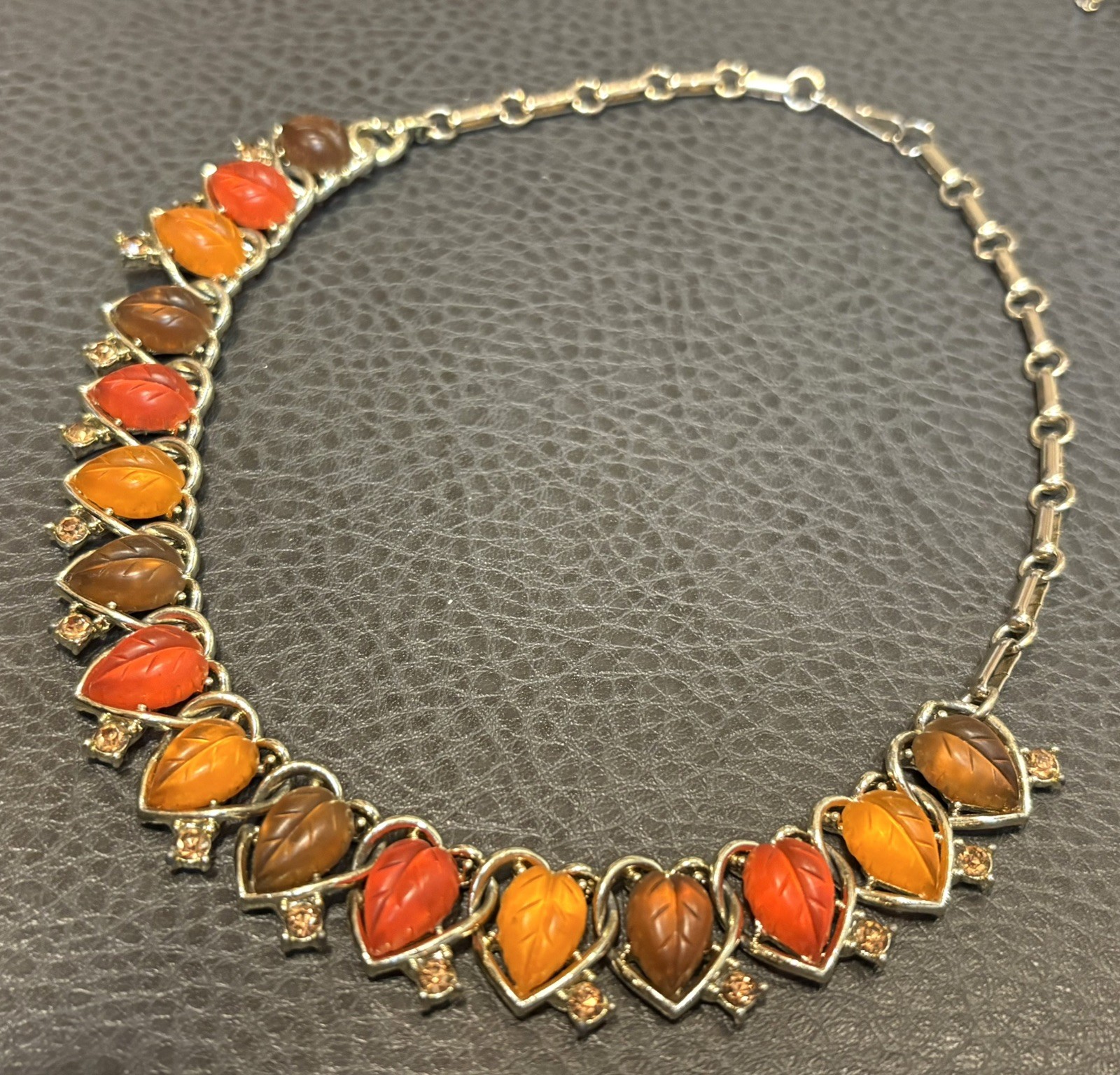 Vintage Lisner 1960s Molded Lucite Leaf Heart Rhinestone Gold Tone Choker 15.5”