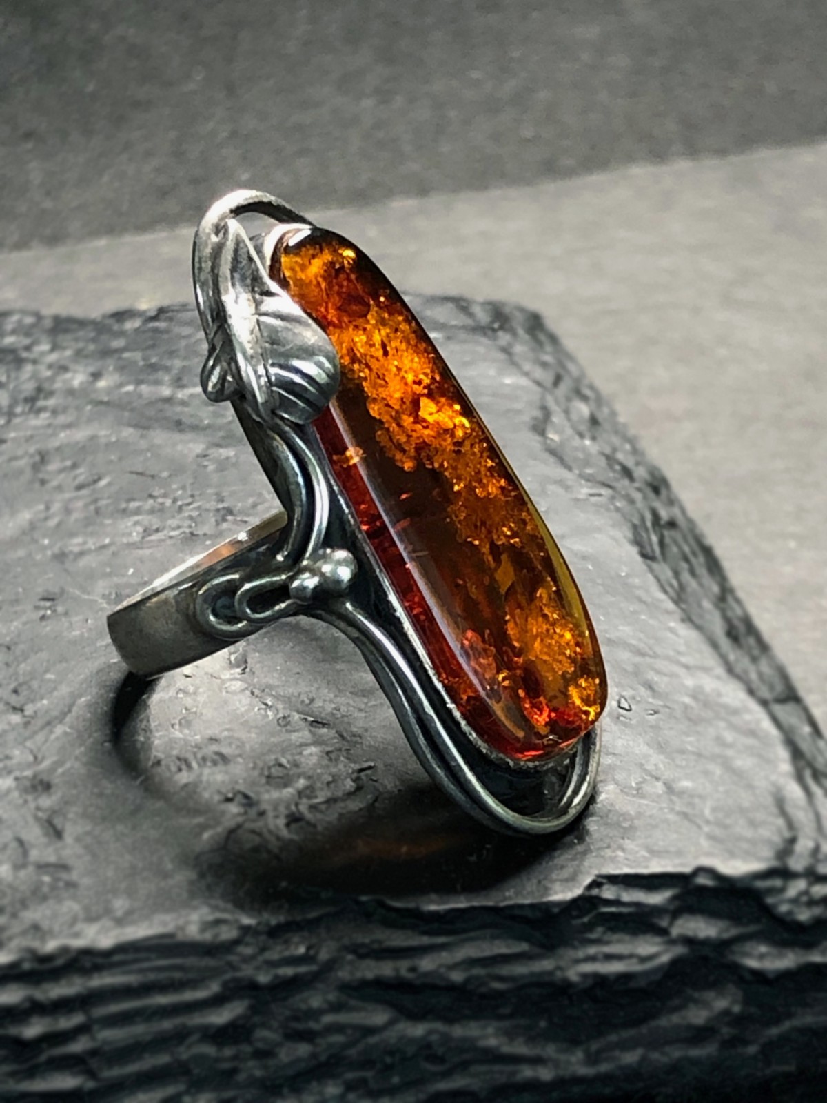 Vintage ART NOUVEAU Natural Clear BALTIC AMBER in Sterling LARGE ELONGATED RING